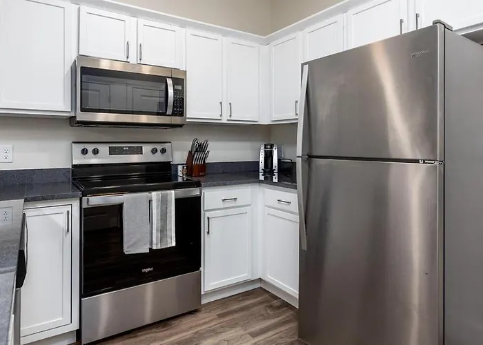Landing Modern With Amazing Amenities Apartment