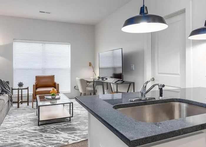 Landing Modern With Amazing Amenities Apartment Columbus