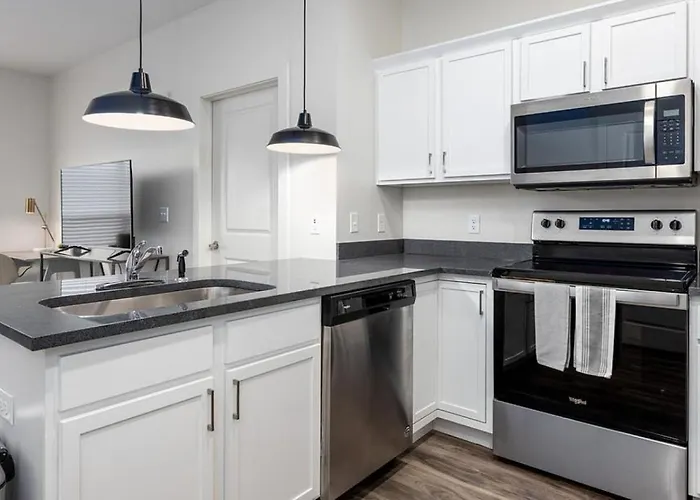 Apartment Landing Modern With Amazing Amenities
